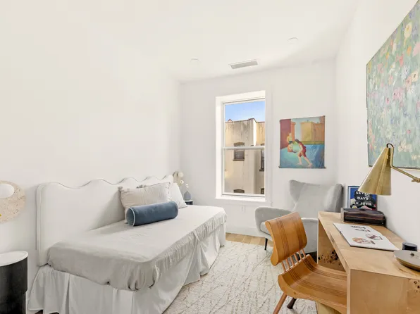 1242 Hancock Street image 9 of 11