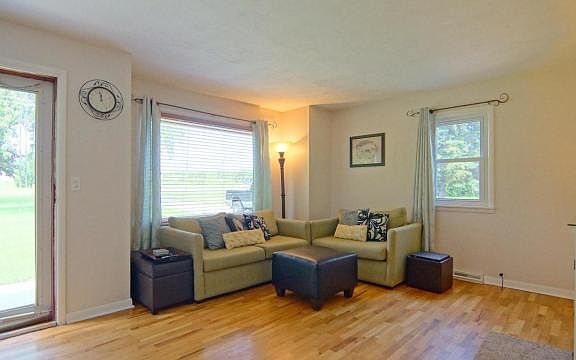 3rd image of 2395 Red Bud Trl S