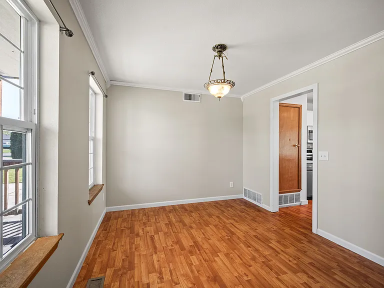 1140 W Starling Ave — Photo 11
