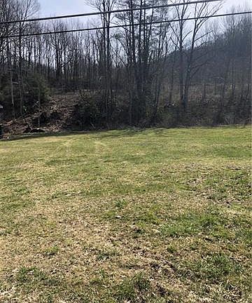 3rd image of 4 Caldwell Dr #4