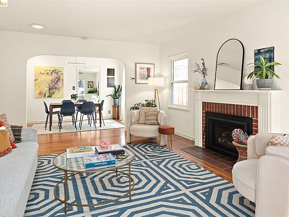 5th image of 3292 Jordan Rd