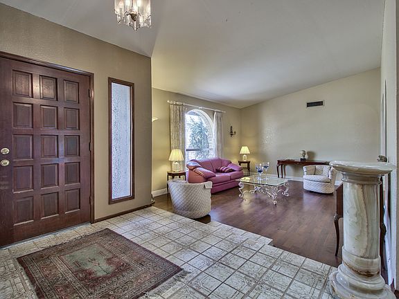 3rd image of 249 W Waltann Ln