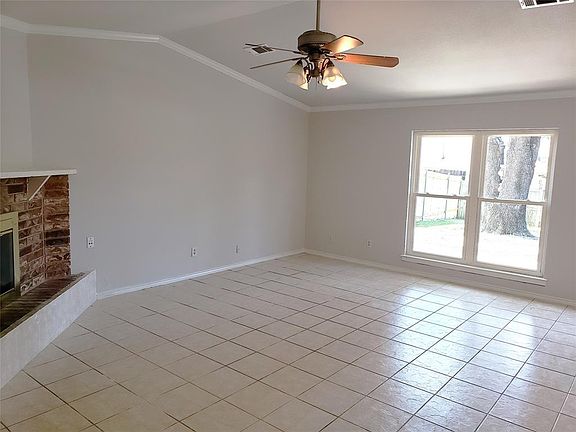 3rd image of 4110 Crestwood Dr