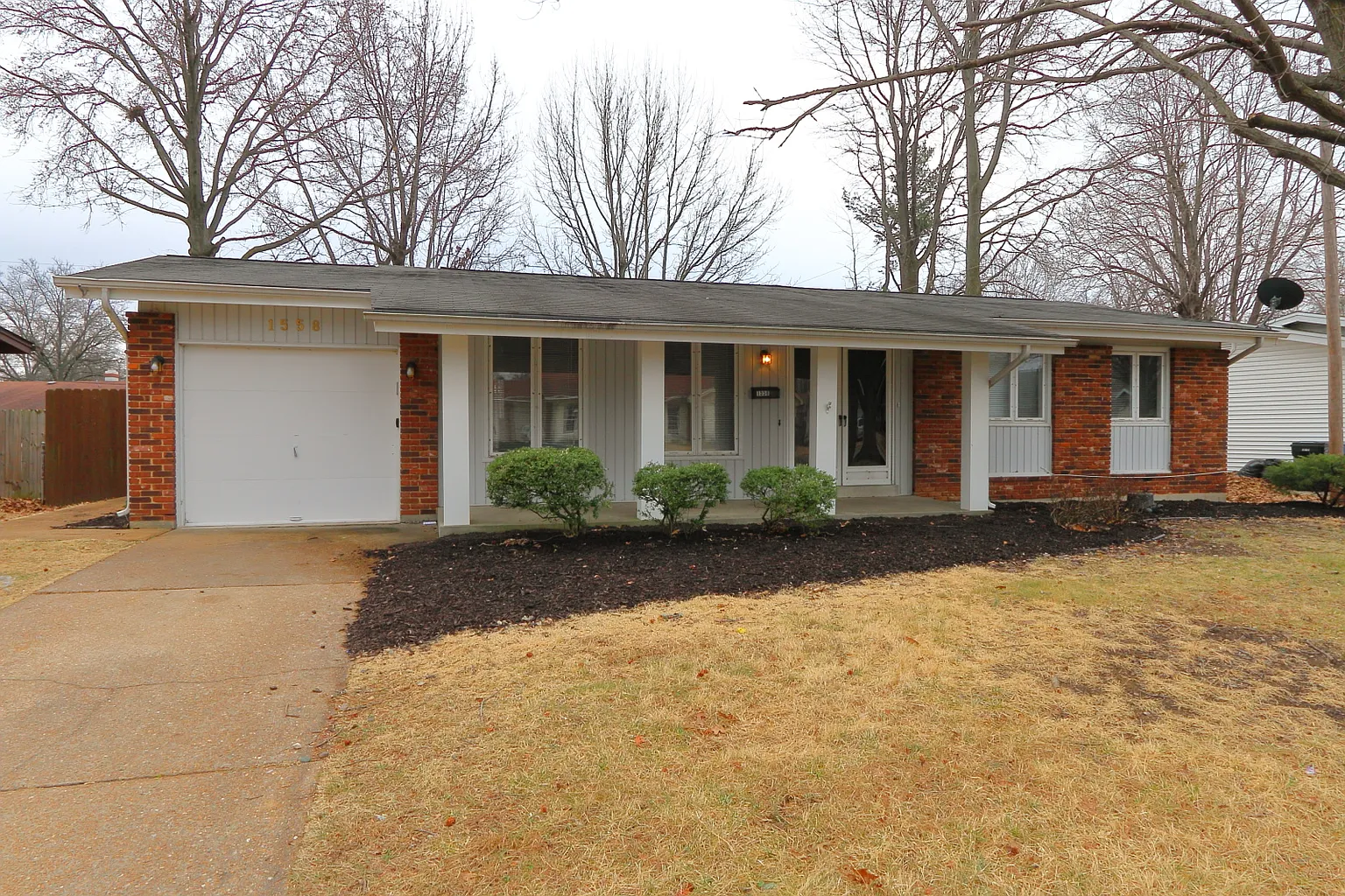 1558 Brenthaven Ln photo 1