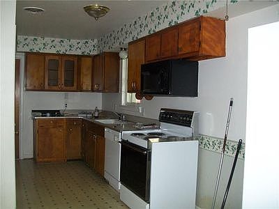 4th image of 9140 Lynbrook Dr