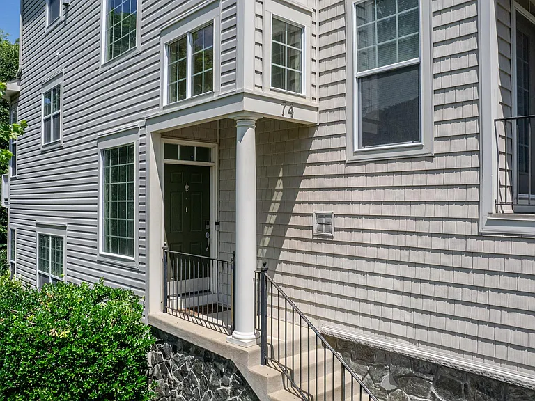 74 Pike Pl — Photo 6