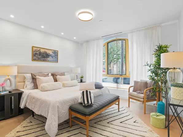 19 North Henry Street image 24 of 37