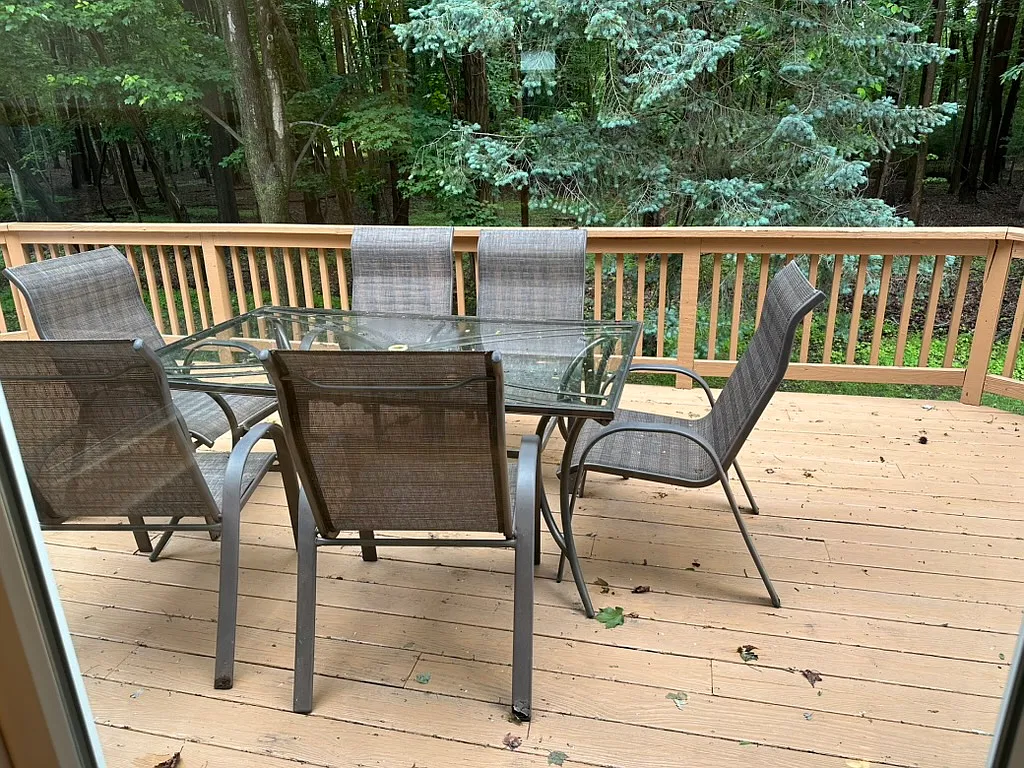 3 bed, 1728 sqft, $3,950 — Photo 2