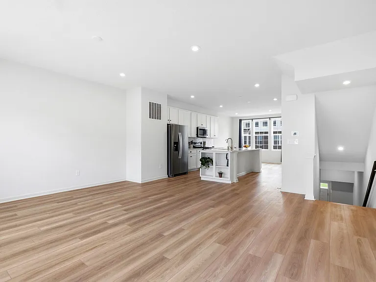 14565 Pomona Ln — Photo 11