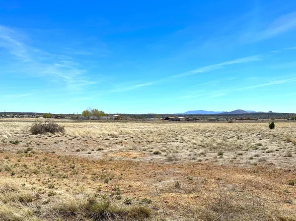 24855 N Stump Rd, Paulden, AZ 86334