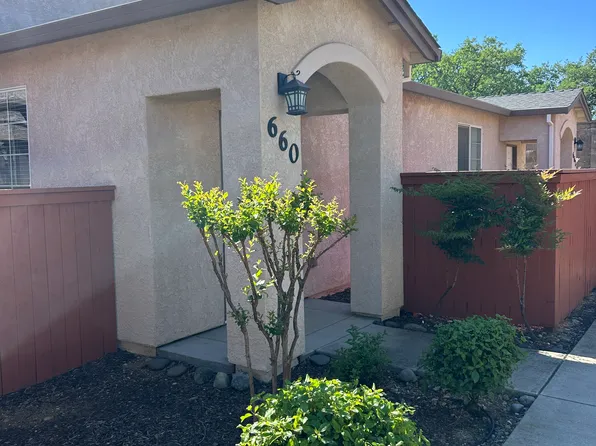 660 Mission De Oro Dr, Redding, CA 96003