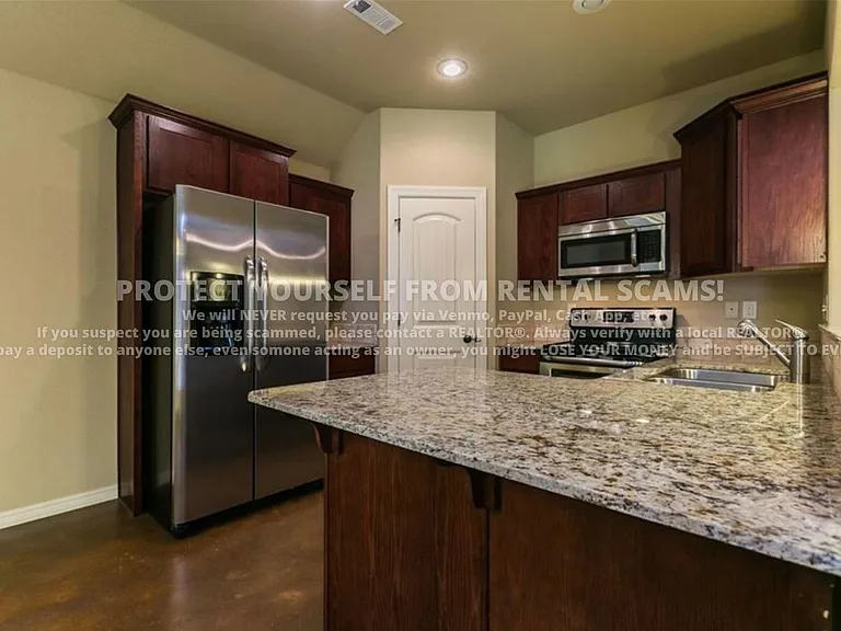 2852 W Millstone Dr — Photo 5