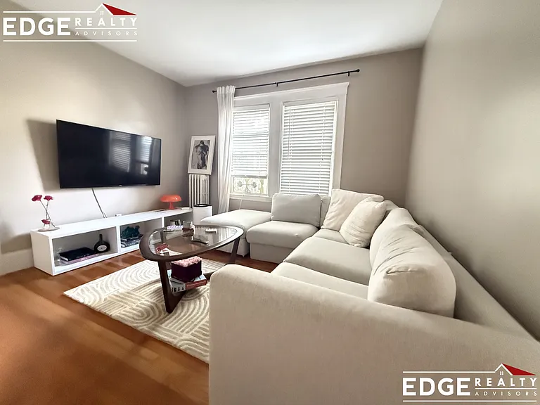 61-63 Surrey St #1 — Photo 6