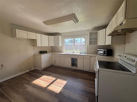 4th image of 4 LAKEVIEW AVENUE
