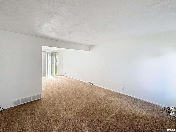 4th image of 6109 Western Ave