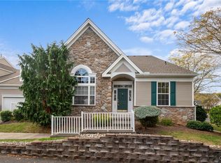 1880 Gregory Pl, Hellertown, PA 18055