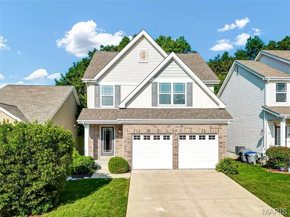 499 Parkgate Dr, Lake Saint Louis, MO 63367