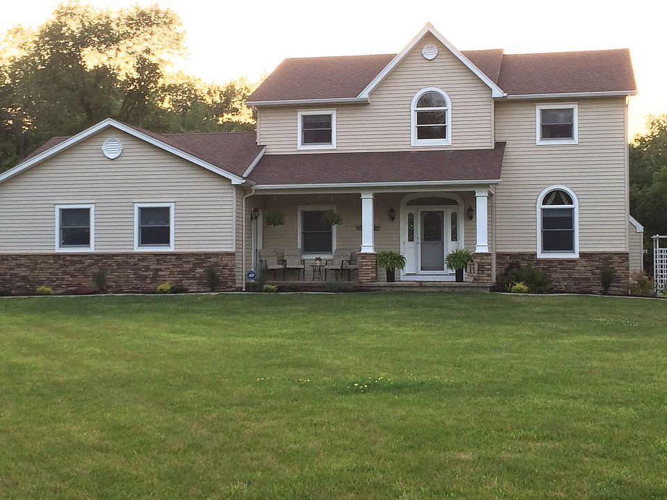 1st image of 41 Hideaway Ln