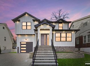 820 Elm Ave, Ridgefield, NJ 07657