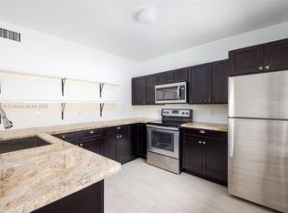 1050 95th St APT 3, Bay Harbor Islands, FL 33154