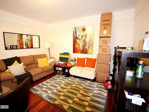 2nd image of 3015 33rd St APT 2D
