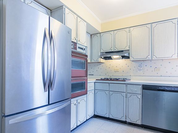 3rd image of 5220 Oakton St APT 402
