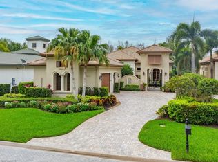 28712 La Caille Dr, Naples, FL 34119