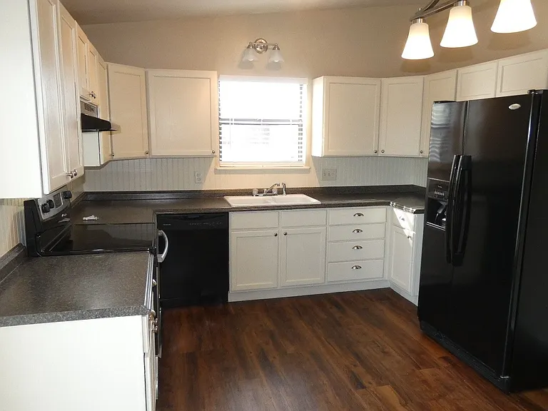 2512 SW 39th St — Photo 7