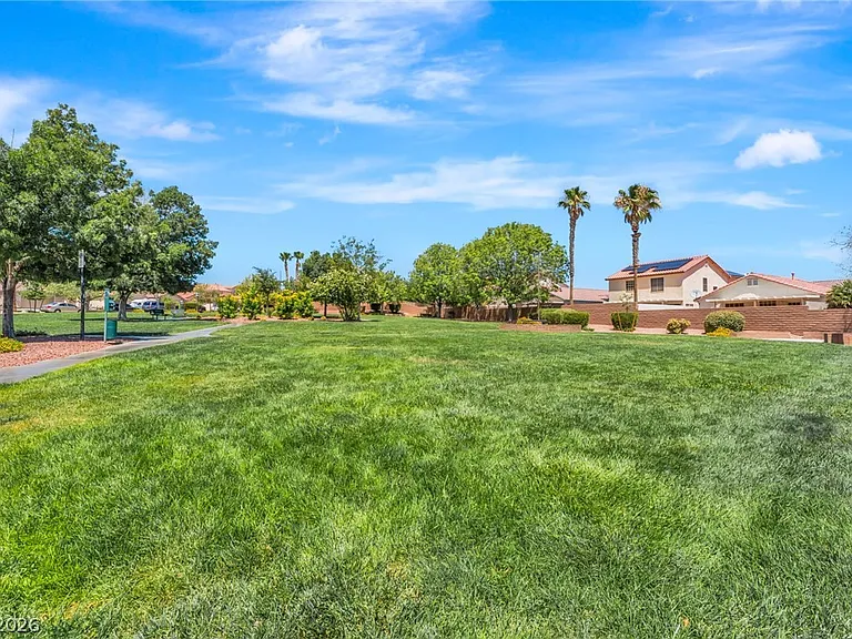 8632 Majestic Pine Ave — Photo 17