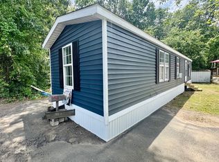 28 Finch Dr, Chicopee, MA 01020