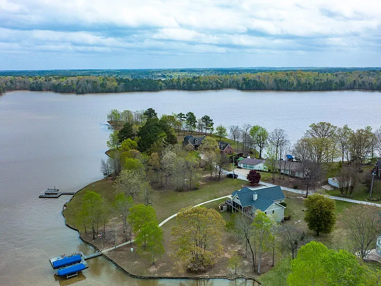 218 Long Island Dr — Photo 39