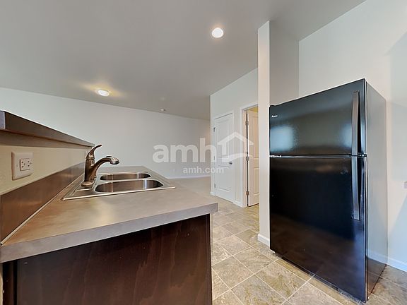 4th image of 344 York St