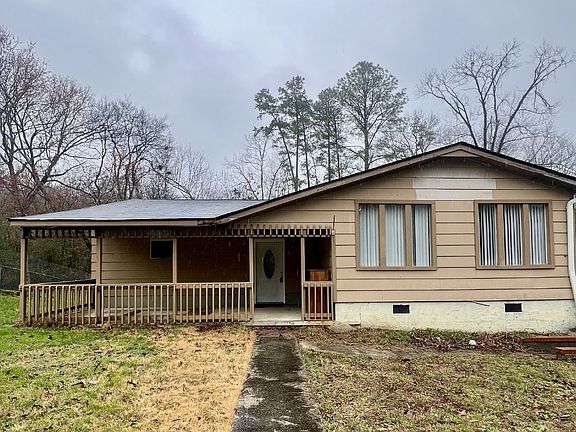 2nd image of 124 Donna Ln