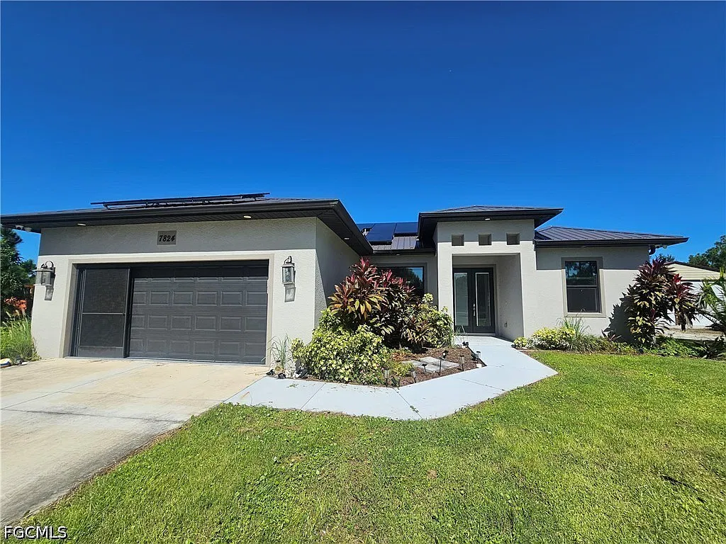 3 bed, 2.0 bath, 1632 sqft, $3,200 — Photo 1