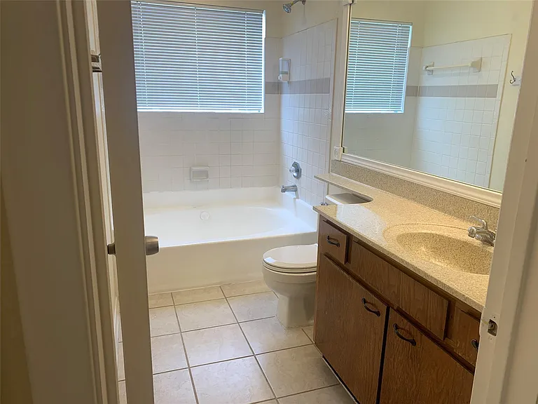 2710 Grants Lake Blvd #C16 — Photo 5