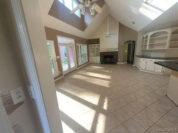 3rd image of 1223 Old Ridge Rd E