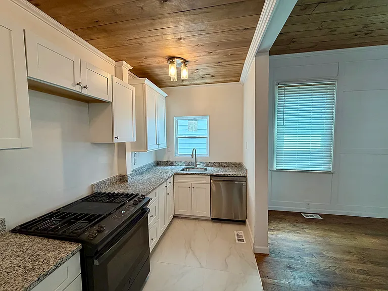 628 Rutledge Ave — Photo 7