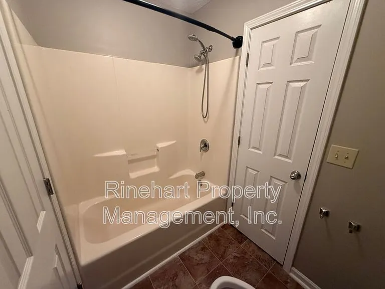 760 Tavern Ct — Photo 14