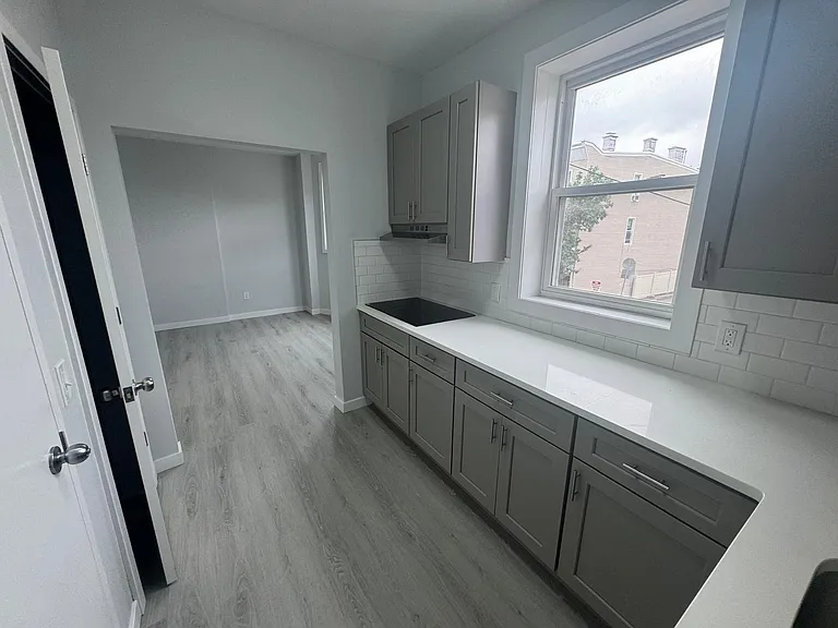 302 Harrison Ave #3 — Photo 8