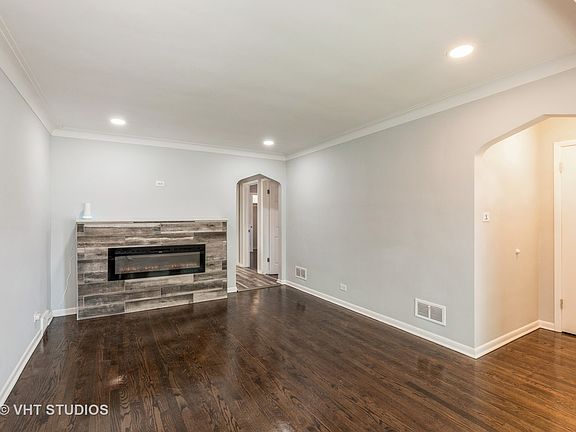 3rd image of 13816 S School St