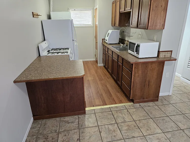 517 State St #B — Photo 3