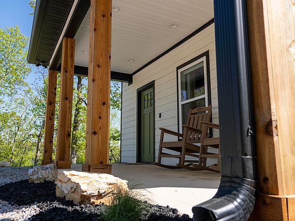 2nd image of 1056 Peaceful Valley Rd