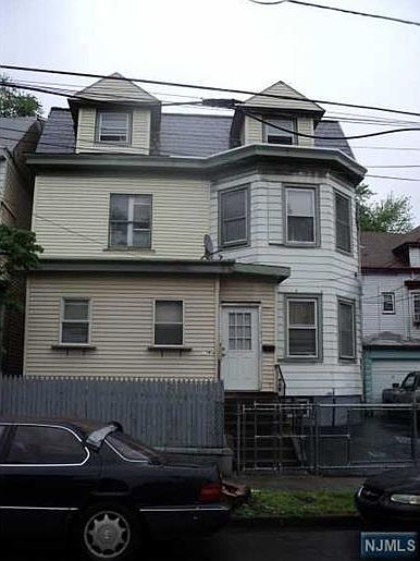1st image of 743-745 E 26th St