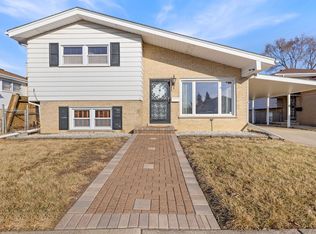 31 52nd Ave, Bellwood, IL 60104