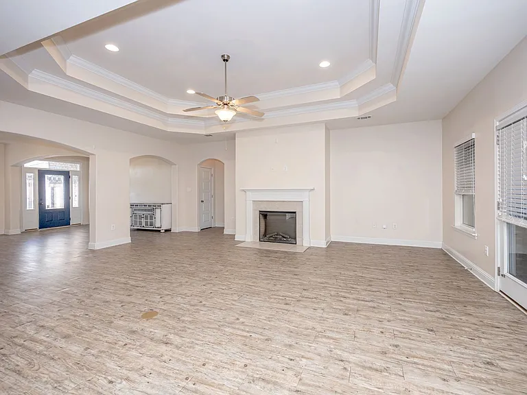 1013 Silverbell Cv — Photo 48
