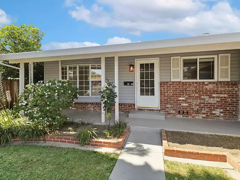 9036 New Dawn Dr — Photo 3