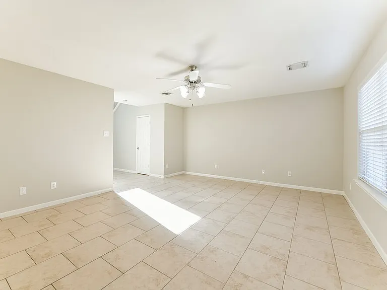 4518 Nueces River Loop — Photo 4