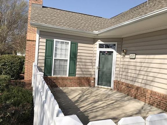 4th image of 207 Avonlea Pl