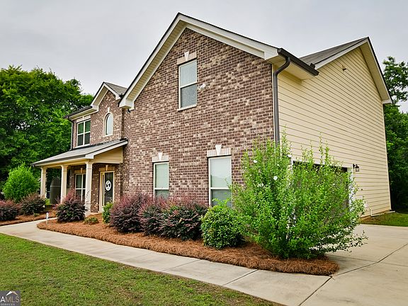 4th image of 135 Terrell Ln
