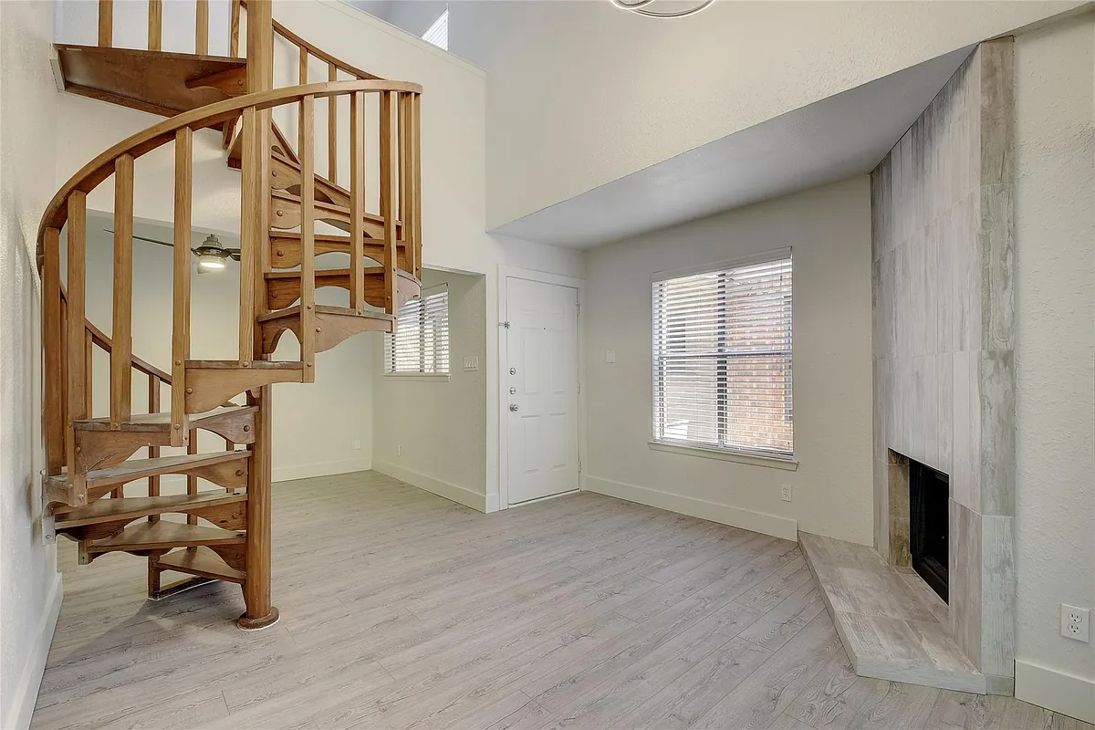 Building Photo - 2500 Burleson Rd #719